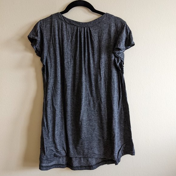 Gray v-neck tunic t-shirt - Picture 2 of 3